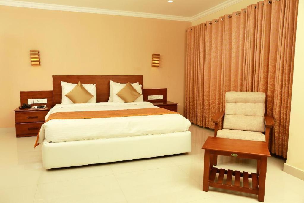 Hotel Plaza International Near Delhi Airport Neu-Delhi Exterior foto